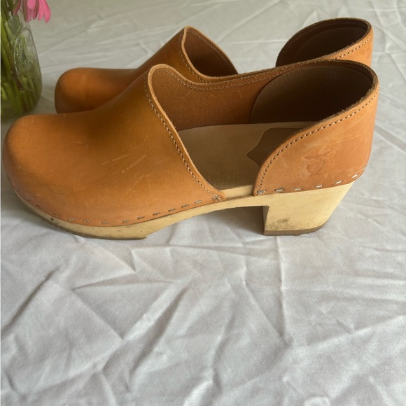 Brett closed-back clogs - Picture 2 of 8